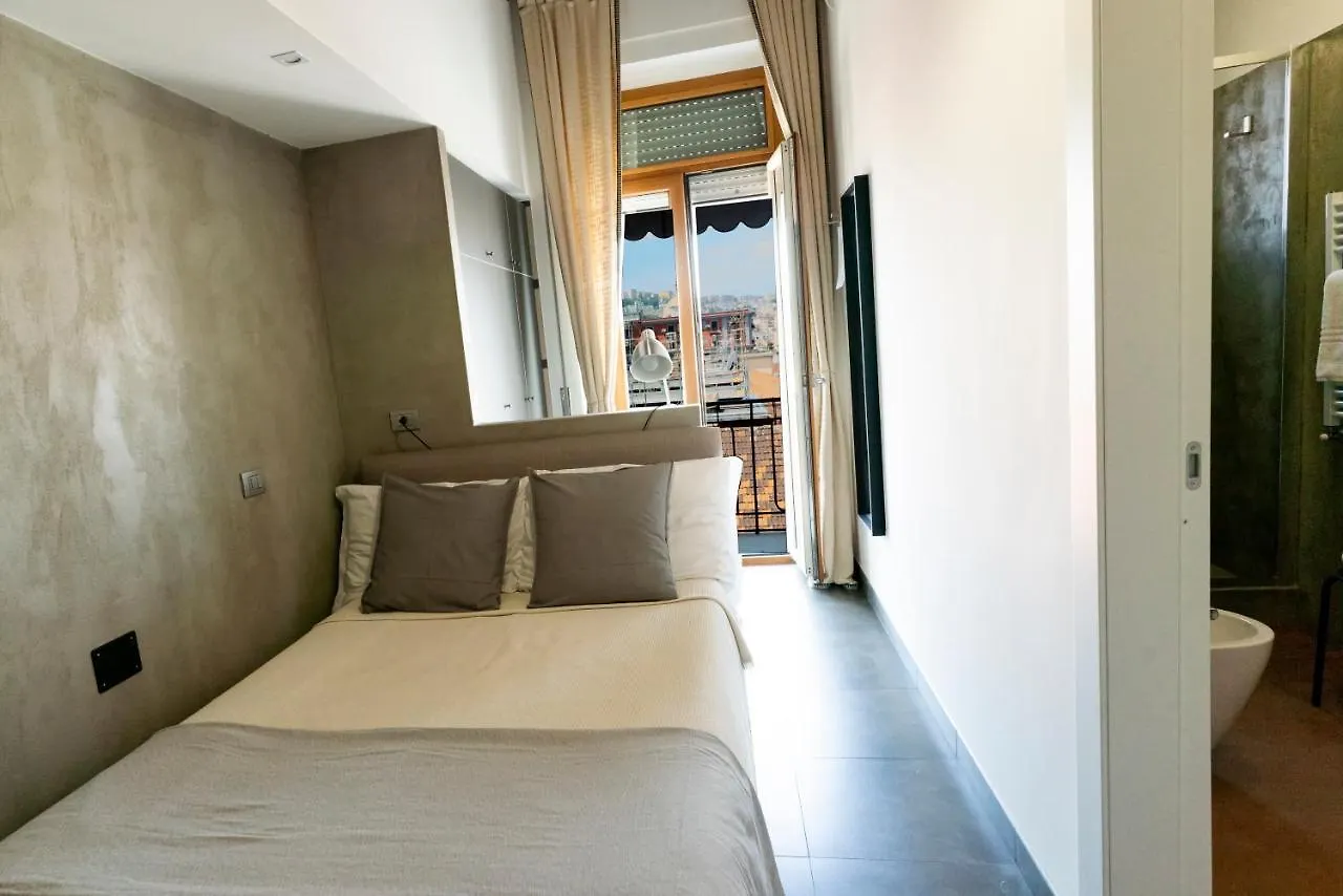 Florestine Napoli 0*,  Italien